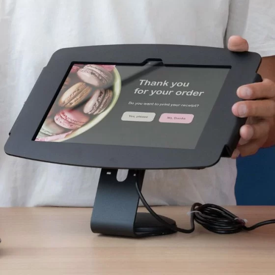 Borne iPad antivol de table ou mural , avec support fixe, Maclocks 111B102IPDSB 111W299PSENW