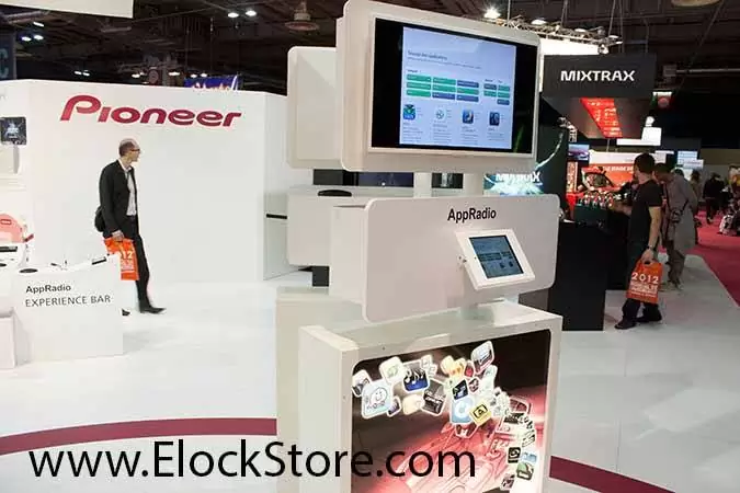 Antivol et pied ipad ElockStore au salon de l auto  Elocstore