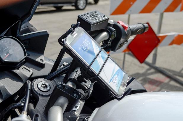 Support telephone guidon de moto