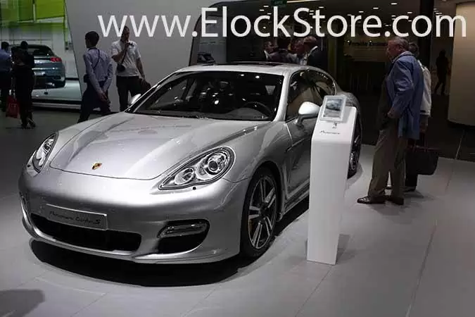 Antivol et pied ipad ElockStore au salon de l auto  Elocstore